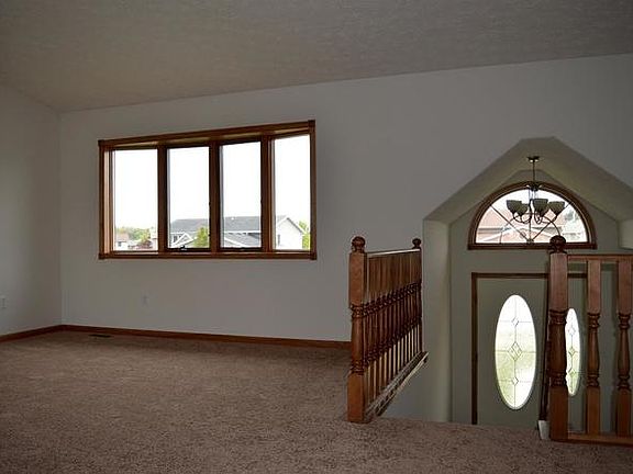 3rd image of 7793 Eider Ave