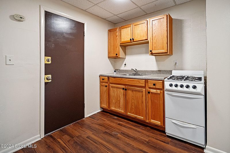 5th image of 70 Dana Avenue