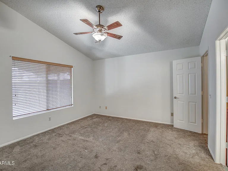 815 E Calle Del Norte — Photo 17