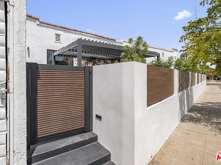 1265 Keniston Ave — Photo 37