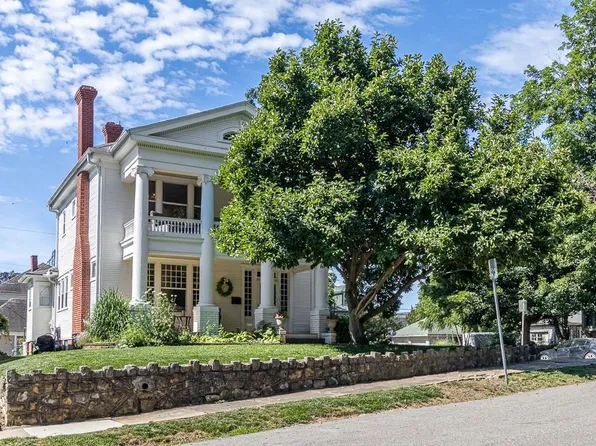 2602 Felix St, Saint Joseph, MO 64501