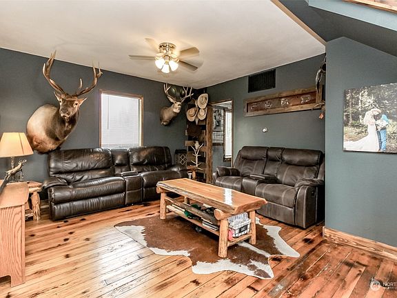 5th image of 261 Stanford Avenue