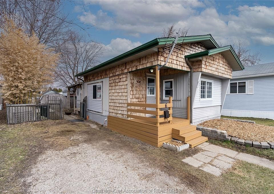 1st image of 6 Maple Dr