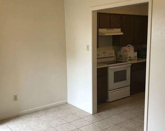 4th image of 2813 Longmire Dr APT A