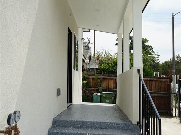 3rd image of 1475 E 57th St