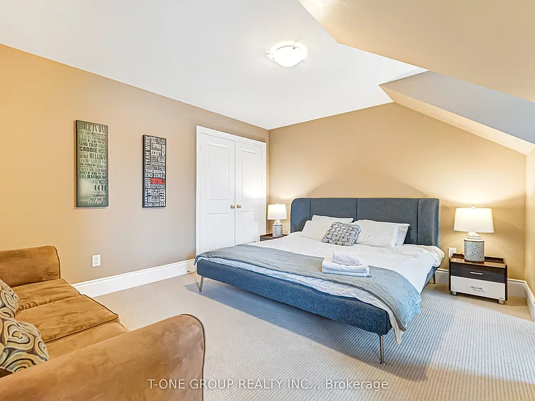 261 Angus Glen Blvd — Photo 16