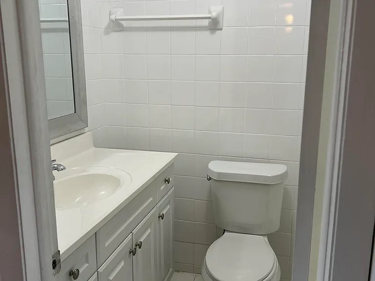 20 SW 108th Ave #F4 — Photo 16