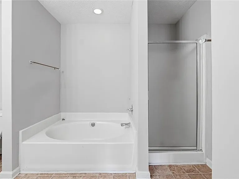 5072 Leeshire Trce — Photo 15