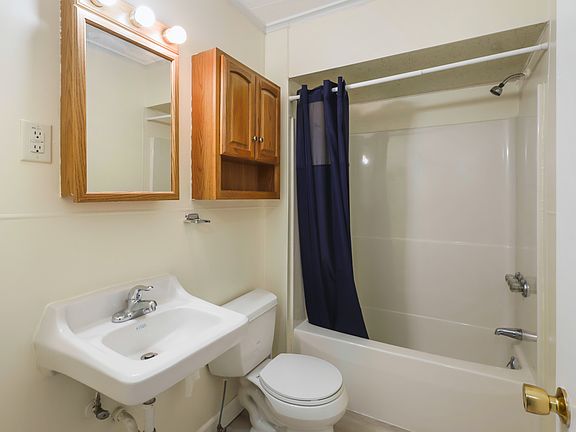 5th image of 409 E Deyoung St Unit 1