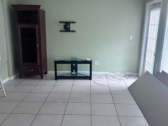 3rd image of 11573 Dahlia Drive