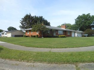 320 Manor Dr, Mishawaka, IN 46544