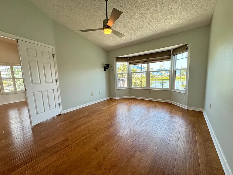 1005 Pelican Ct — Photo 16