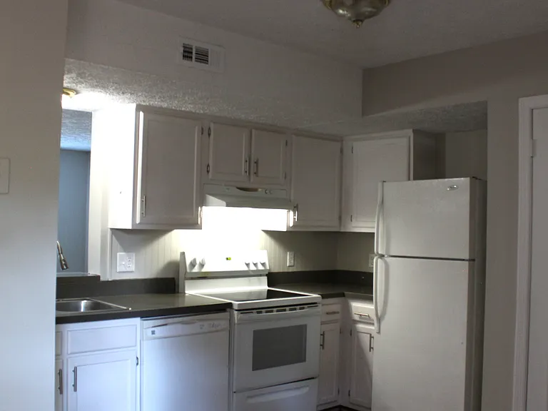2706 Big Oak St — Photo 3