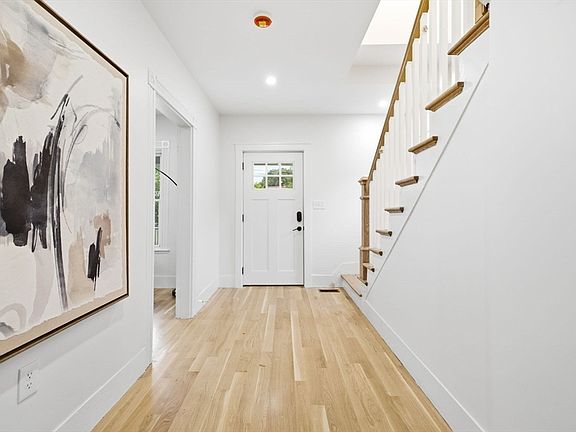 2nd image of 80 Dell Ave