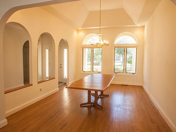 3rd image of 105 Kings Creek Cir