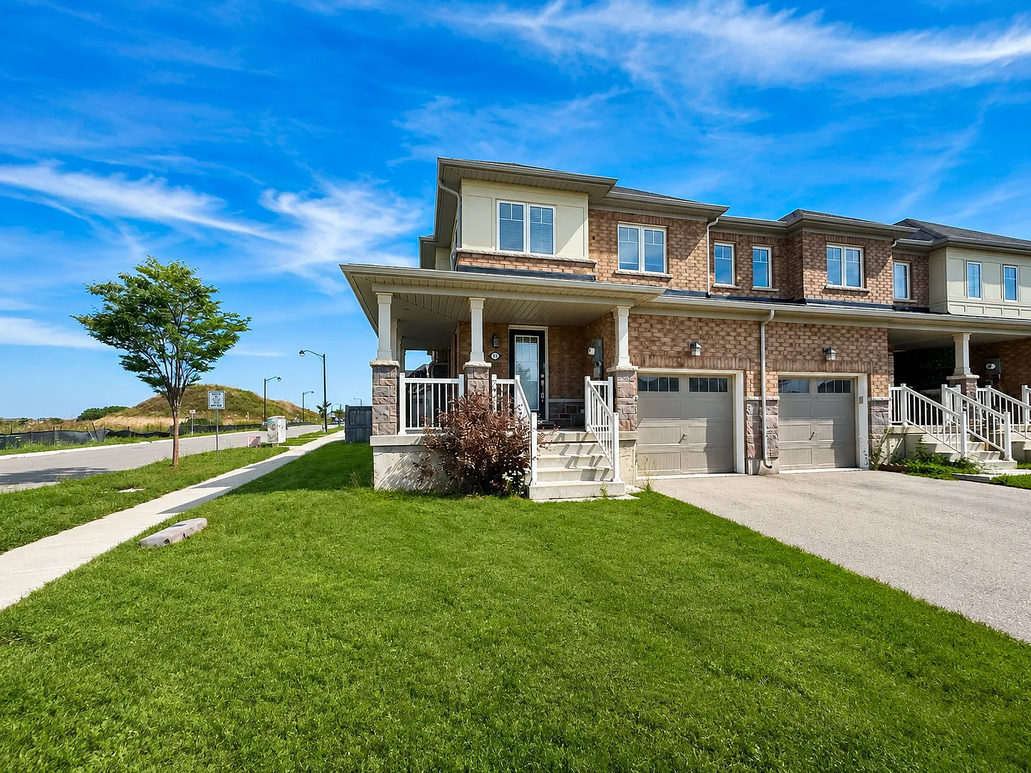 176 MacLachlan Ave — Photo 1