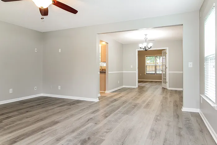 4 bed, 2.5 bath, 2003 sqft, $2,125 — Photo 4
