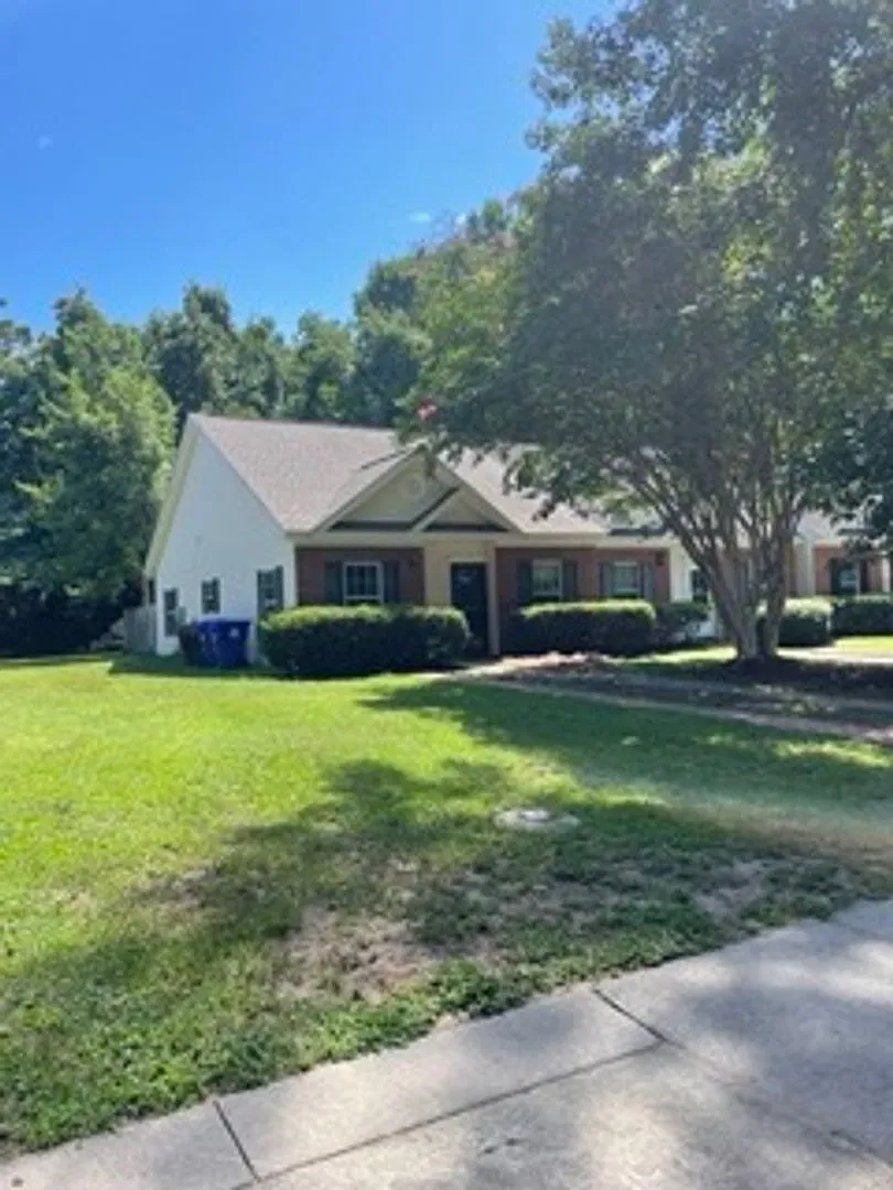 Beautiful Mount Pleasant Home for Rent! — Photo 2