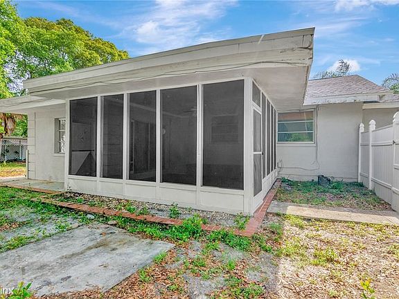 5th image of 2129 W Perio St