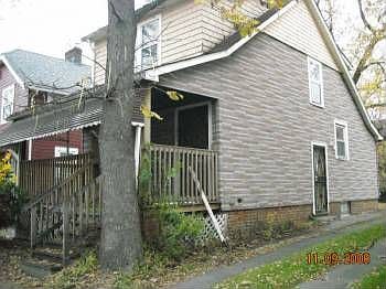 2nd image of 1003 E 131st St