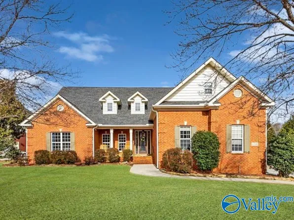 6700 Hampton Bend Cir SE, Owens Cross Roads, AL 35763