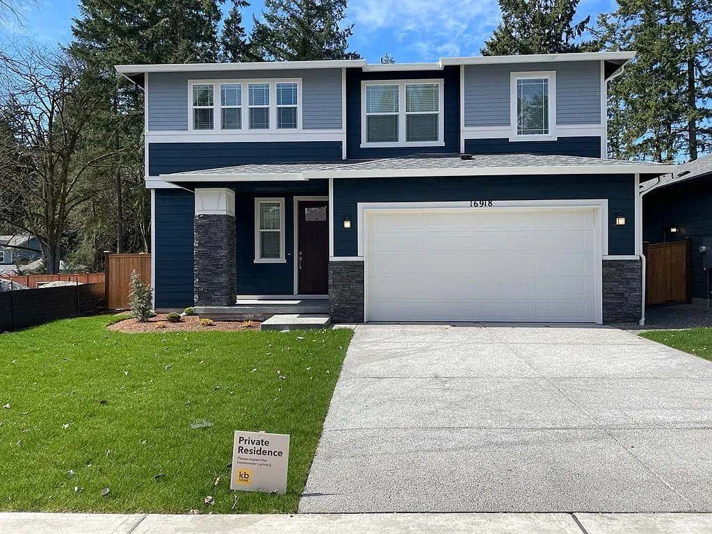 5 bed, 2564 sqft, $3,700 — Photo 1