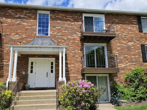 608 Bonnie Brae Dr, Coraopolis, PA 15108
