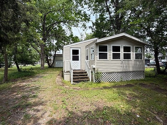 2nd image of 309 W Sylvia Ave