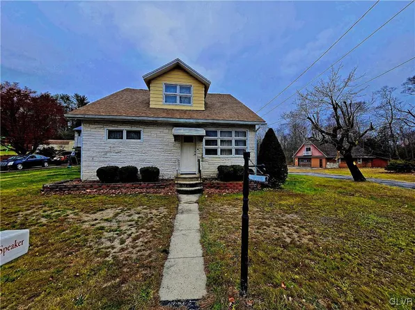 207 Lincoln Dr, Tamaqua, PA 18252