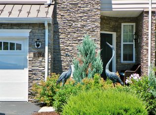 1317 Glastonbury Ln, Fishkill, NY 12524