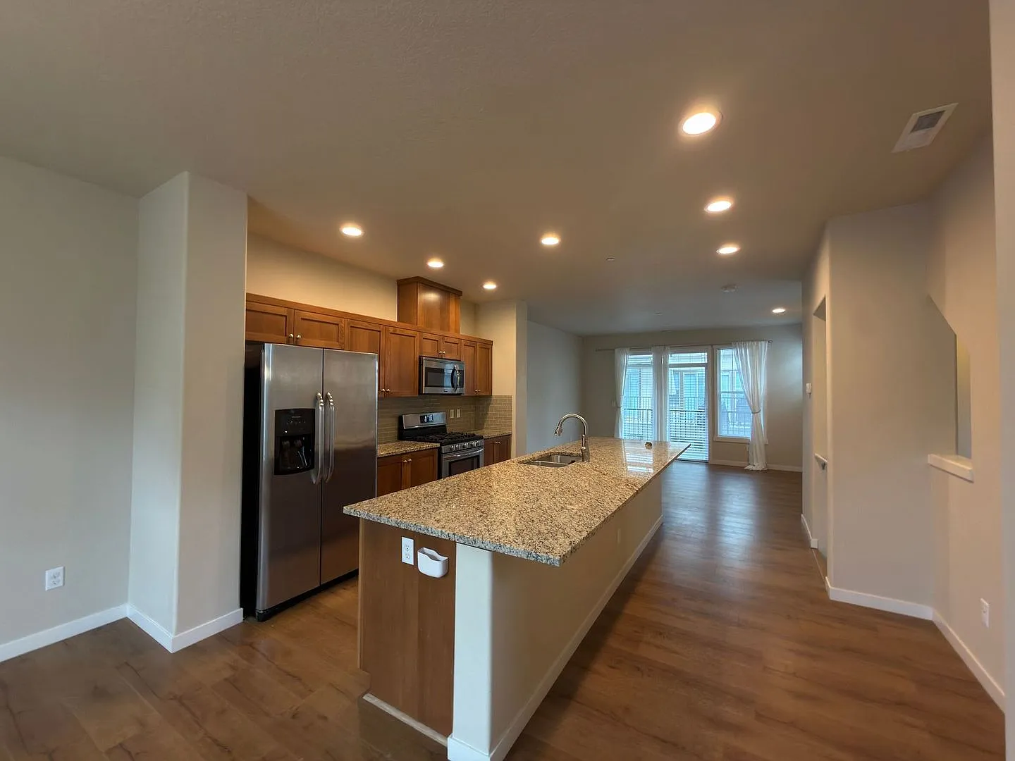 ~ Charming Wilsonville Home in a Convenient Location Close to shopping, dining & parks Peaceful r... — Photo 3