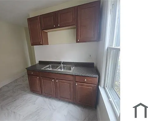 3540 W 61st St #2 — Photo 3