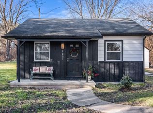 2221 Lavelle Rd, Flint, MI 48504