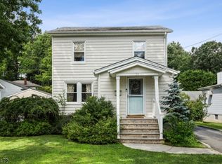 24 Congressional Pkwy, Livingston, NJ 07039