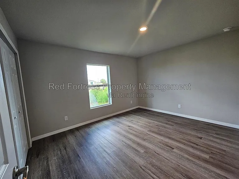 2300 NW 9th Ave — Photo 10