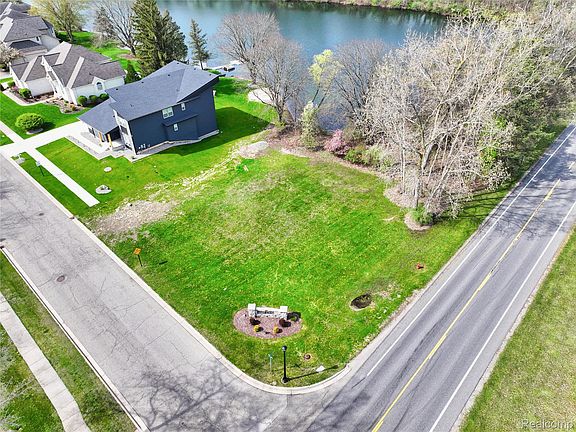 3rd image of 2745 Maritime Dr