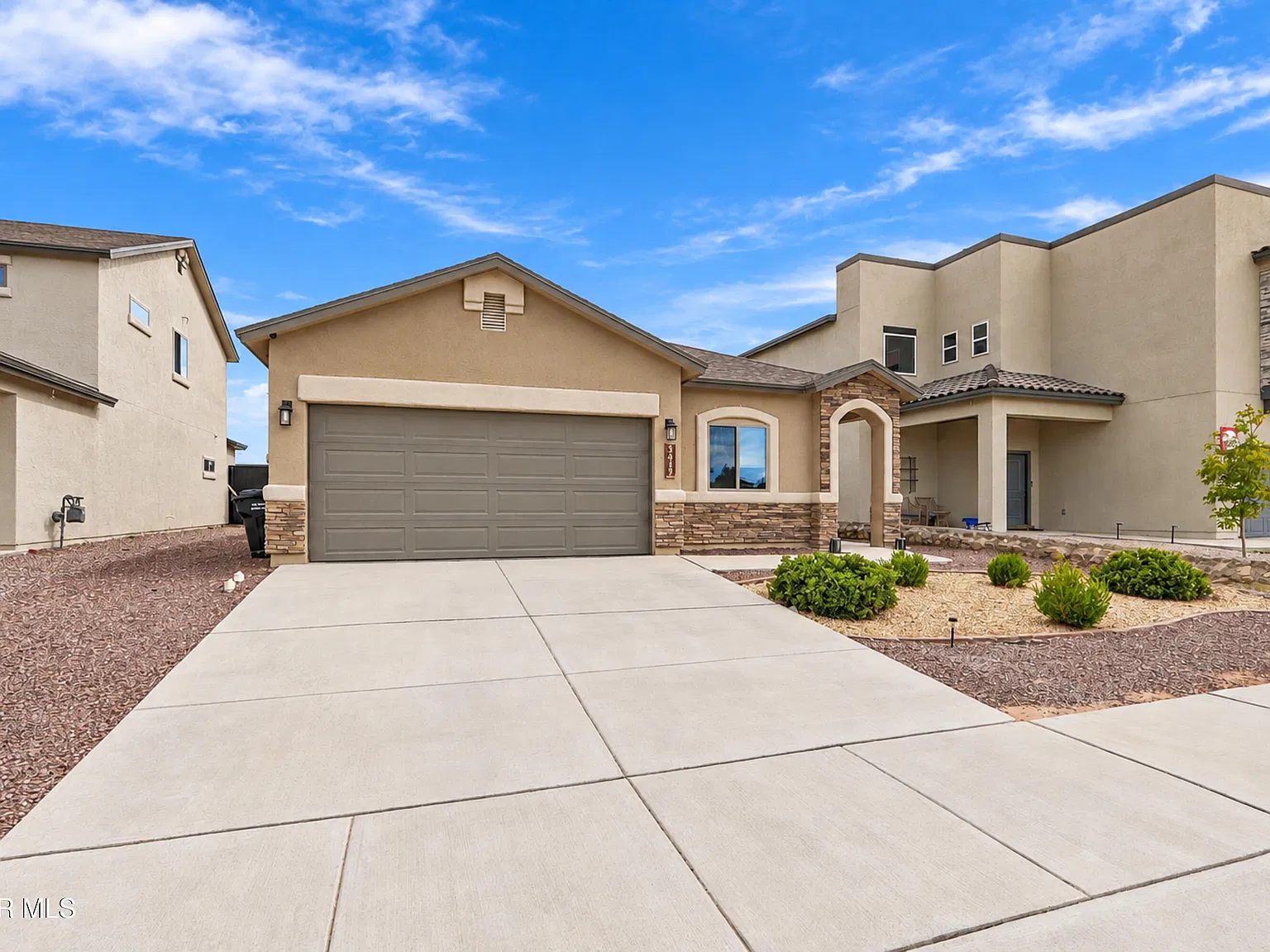3 bed, 2.0 bath, 1408 sqft, $1,950 — Photo 2