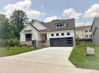 844 Harding Ave, Rochester Hills, MI 48307