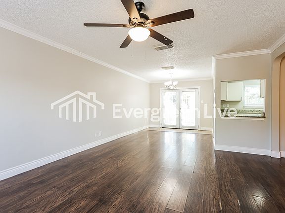 4th image of 6614 Honeyridge Ln