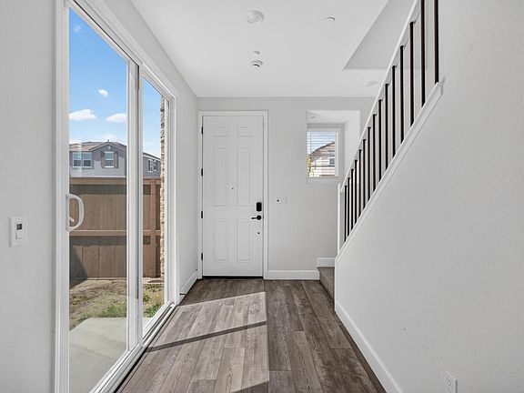 4th image of 1025 Sierra Morena Way