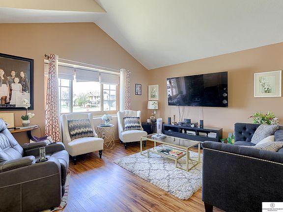 4th image of 15505 Borman St
