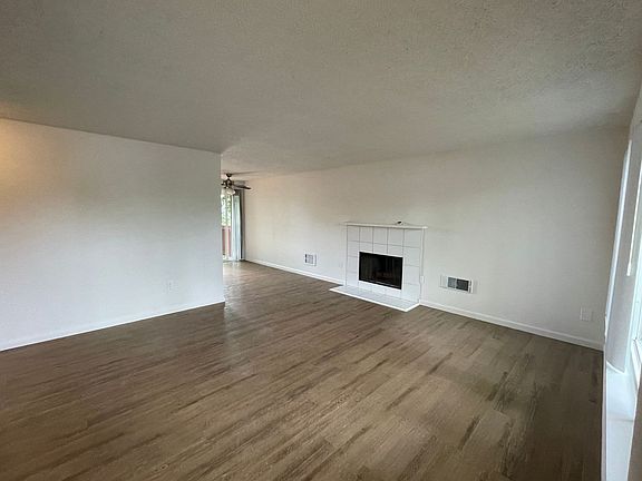 3rd image of 461-487 W Gloucester St