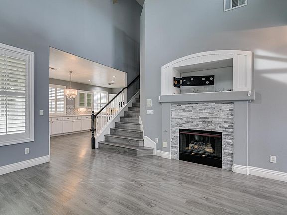4th image of 5527 Aurora Crest Ave