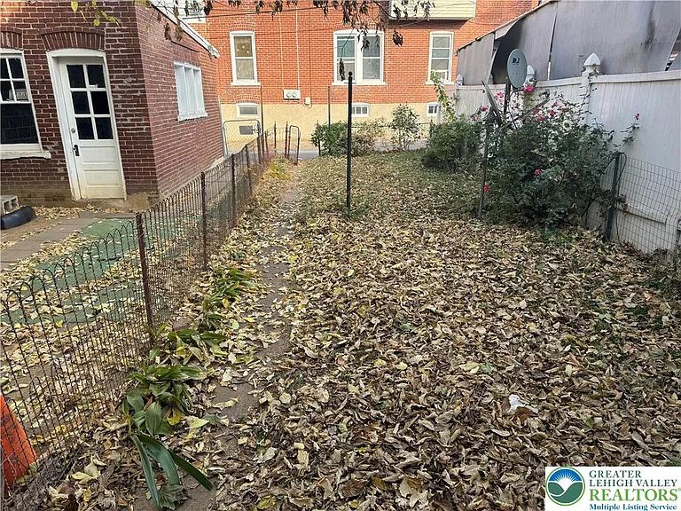 733 N 11th St #2 — Photo 7
