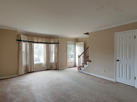 5th image of 2214 Union Place Ct