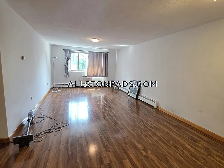 28 Brentwood St #7 — Photo 26