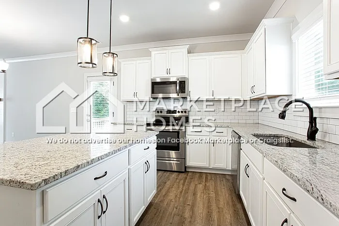 185 Russell Way — Photo 16