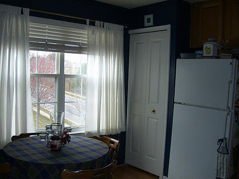 kitchen/breakfast nook