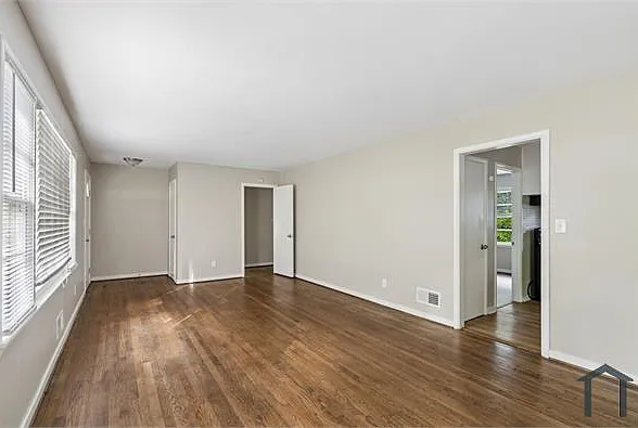 2616 Wood Dr NE — Photo 15
