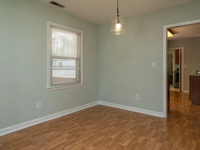 804 Cheryl Ln — Photo 5